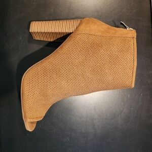 Cute peeptoe booties